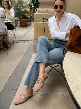 Vanessa Wu Dusty Pink Suede Rounded Toe Slip On Rose Gold Accented Loafer